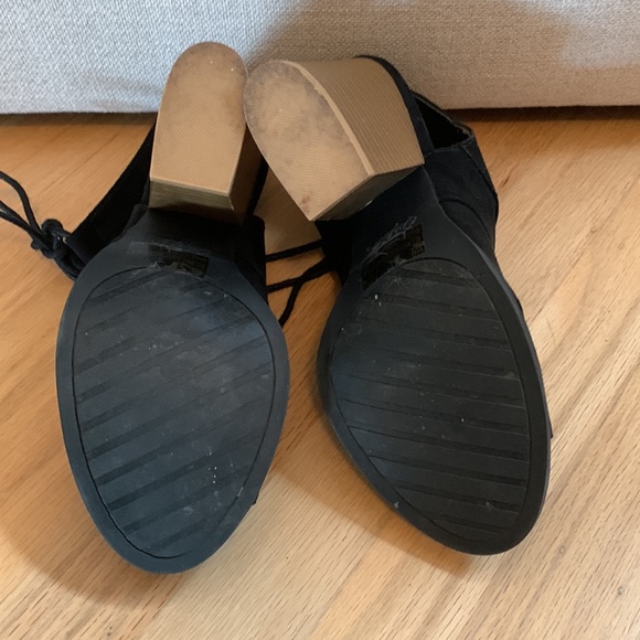Lace Up Heels - Picture 6 of 7